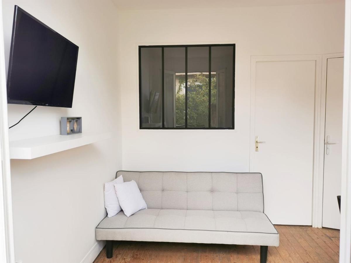 #4 Joli Appartement A 2 Pas Du Metro Et Paris 20 바뇰레 외부 사진